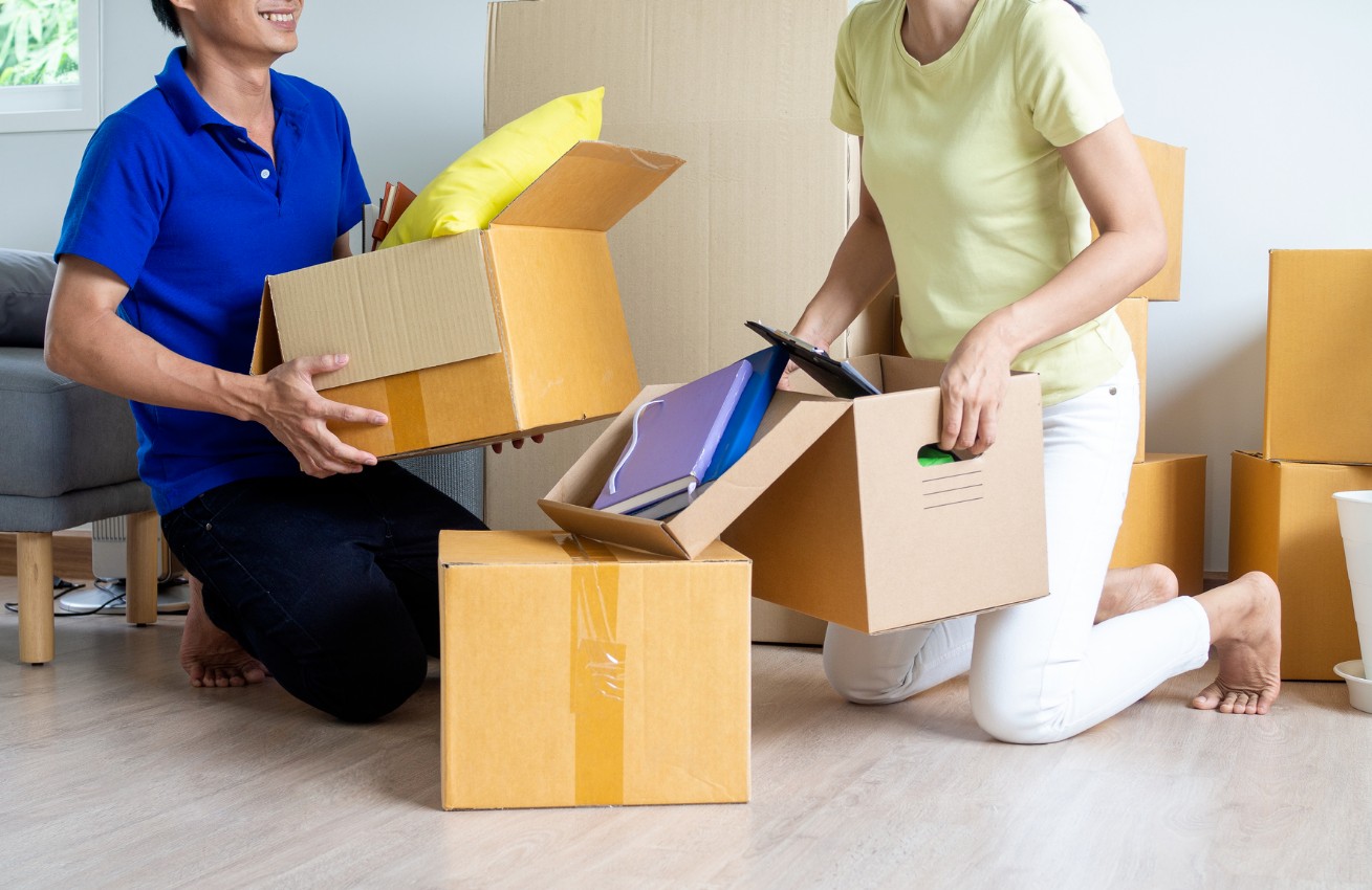 Tips for packing into moving boxes